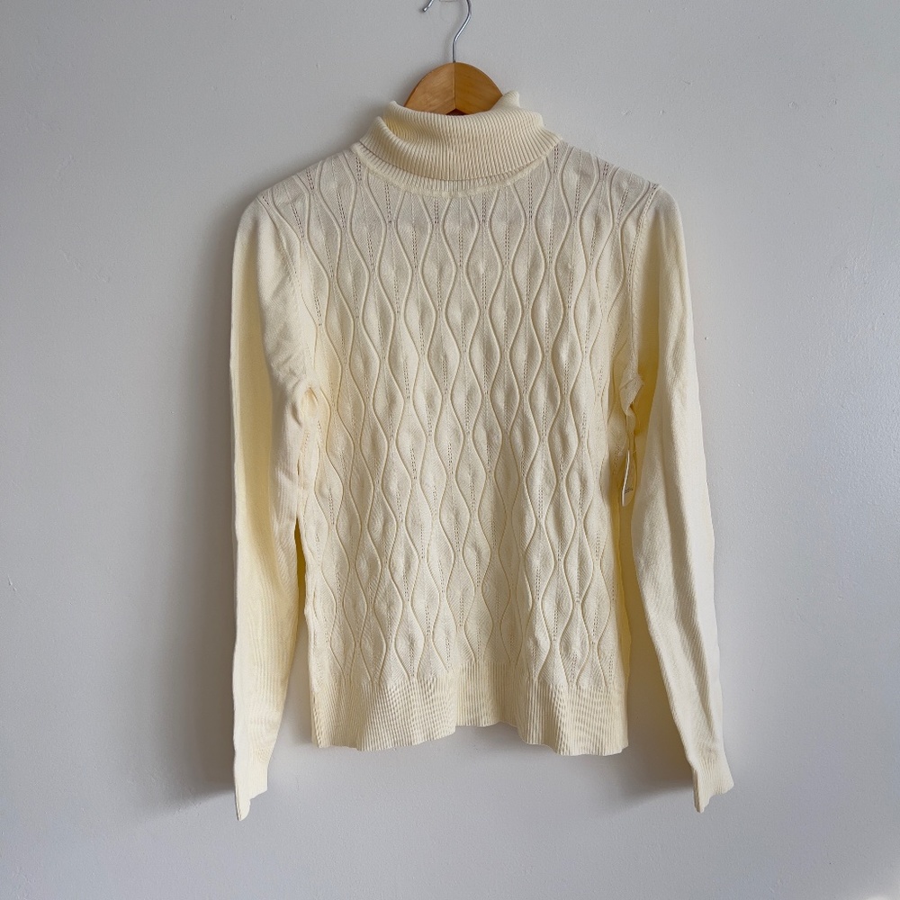 COCOBLEU Ivory Turtleneck Knit Sweater